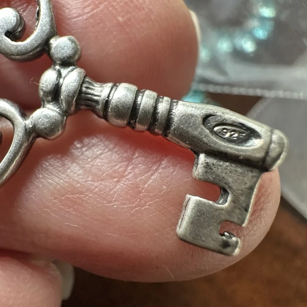 Artisan Crafted this vintage
